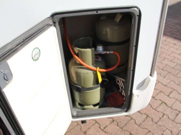 Bürstner BUT569 Nexxo T569 | Vast Bed | Kleine Camper| Elektrische Trap| Douche|